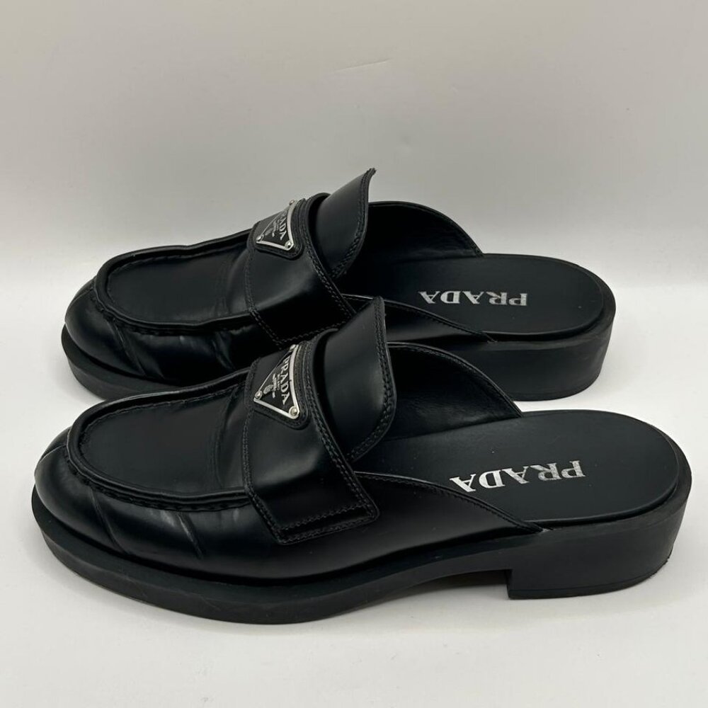 PRADA - Picture 2 of 6
